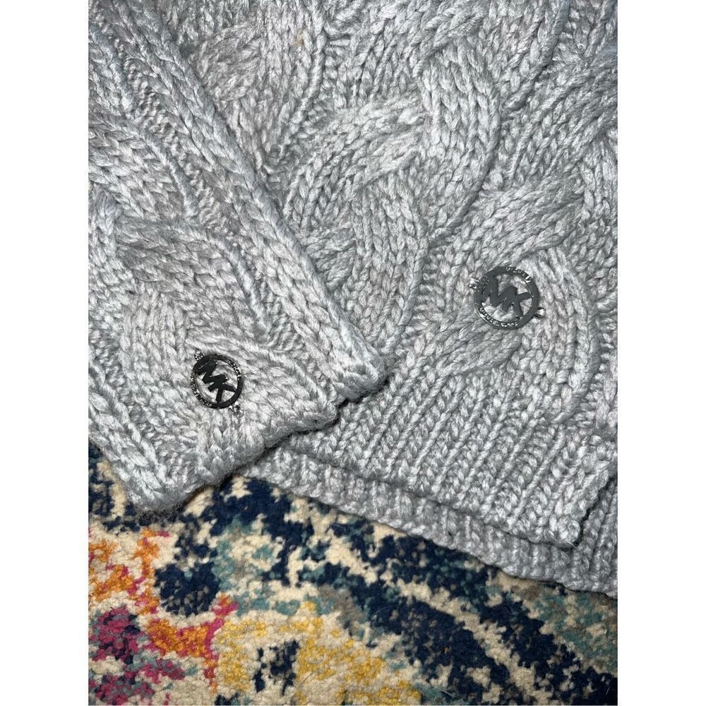 Michael Kors - Cable-Knit Headband and Scarf Set - Picture 2 of 3